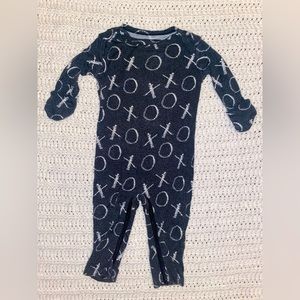 Gunamuna 3-6mo Convertible Pajama Black & White XOXO Pattern
